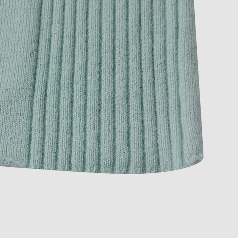 ML2218 Cardigã de malha com decote em V torcido e botões de pétalas ML2218 Cardigã de malha com decote em V torcido e botões de pétalas