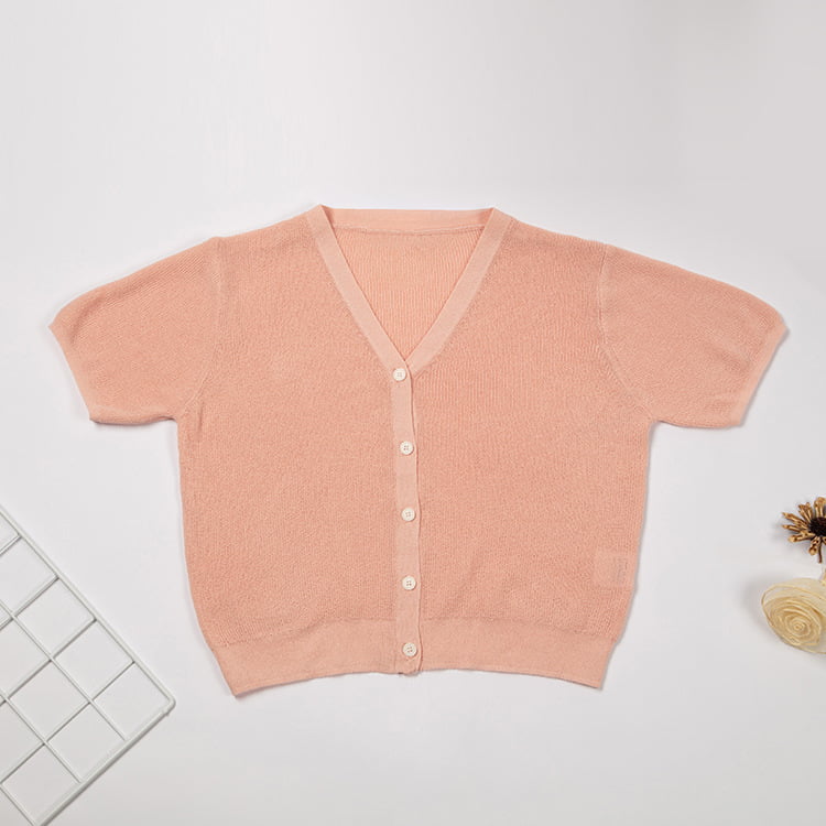 SM-K0046 Cardigã de malha de manga curta com decote em V abotoado em linho gelado curto e slim fit SM-K0046 Cardigã de malha de manga curta com decote em V abotoado em linho gelado curto e slim fit