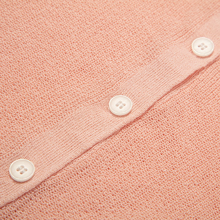 SM-K0046 Cardigã de malha de manga curta com decote em V abotoado em linho gelado curto e slim fit SM-K0046 Cardigã de malha de manga curta com decote em V abotoado em linho gelado curto e slim fit