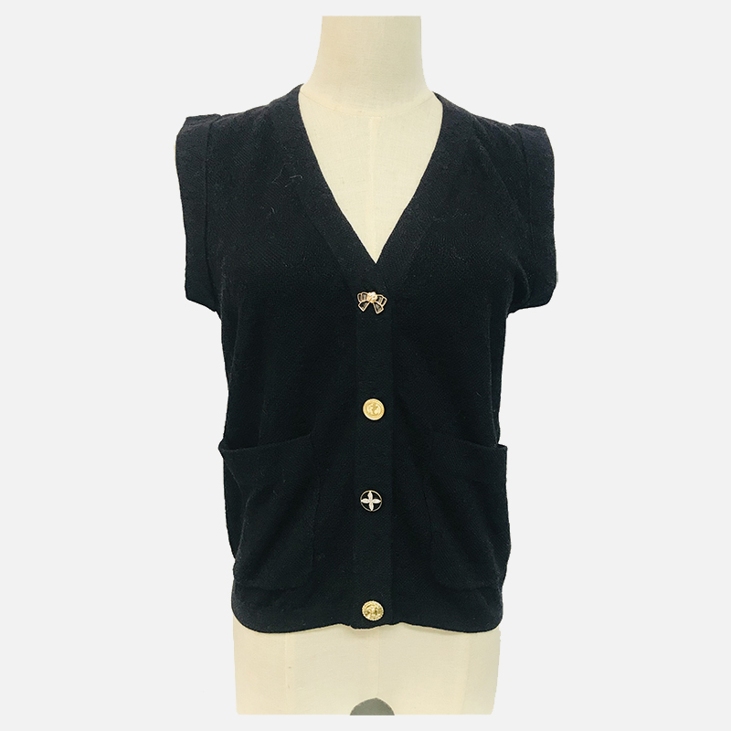 D23-502A Cardigan de malha preto de manga curta com decote em V